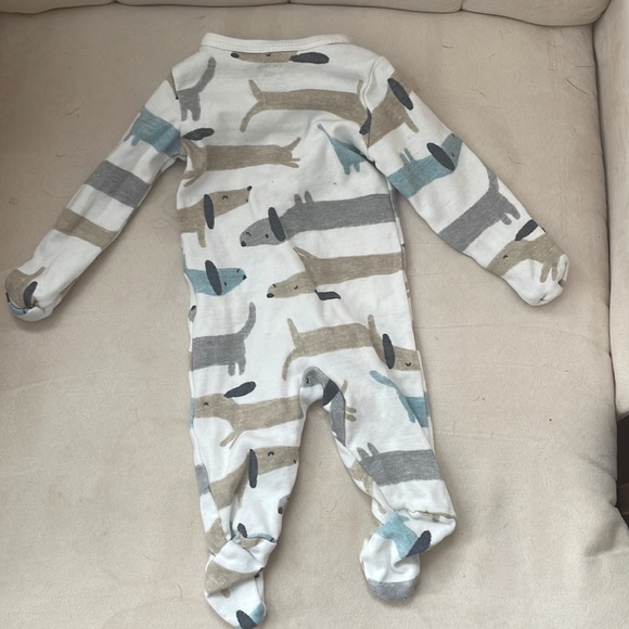 Carter’s white dog footie outfit NB - Picture 3 of 3